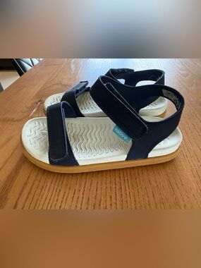 Native Kids Navy and Cream Strap Sandals